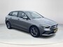Mercedes-Benz B-klasse 180 Advantage | Achteruitrijcamera | Half leder | MBUX | Elektrische achterklep |