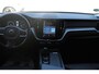 Volvo XC60 B5 250PK Automaat Momentum Exclusive Panoramisch schuif-kanteldak / Head-Up display / Semi elektrisch wegklapbare trekhaak / 19" lichtmetalen velgen / 360 graden rondomzicht camera
