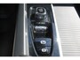 Volvo XC60 B5 250PK Automaat Momentum Exclusive Panoramisch schuif-kanteldak / Head-Up display / Semi elektrisch wegklapbare trekhaak / 19" lichtmetalen velgen / 360 graden rondomzicht camera