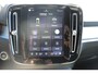 Volvo XC40 B4 211PK Automaat Plus Dark Semi elektrisch wegklapbare trekhaak / Verwarmbare voorruit / Google infotainment / Elektrisch bedienbare bestuurdersstoel met geheugen