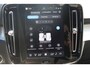 Volvo XC40 B4 211PK Automaat Plus Dark Semi elektrisch wegklapbare trekhaak / Verwarmbare voorruit / Google infotainment / Elektrisch bedienbare bestuurdersstoel met geheugen