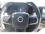 Volvo XC40 B4 211PK Automaat Plus Dark Semi elektrisch wegklapbare trekhaak / Verwarmbare voorruit / Google infotainment / Elektrisch bedienbare bestuurdersstoel met geheugen
