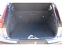 Volvo XC40 B4 211PK Automaat Plus Dark Semi elektrisch wegklapbare trekhaak / Verwarmbare voorruit / Google infotainment / Elektrisch bedienbare bestuurdersstoel met geheugen