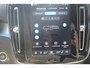 Volvo XC40 B4 211PK Automaat Plus Dark Semi elektrisch wegklapbare trekhaak / Verwarmbare voorruit / Google infotainment / Elektrisch bedienbare bestuurdersstoel met geheugen