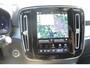 Volvo XC40 B4 211PK Automaat Plus Dark Semi elektrisch wegklapbare trekhaak / Verwarmbare voorruit / Google infotainment / Elektrisch bedienbare bestuurdersstoel met geheugen