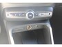 Volvo XC40 B4 211PK Automaat Plus Dark Semi elektrisch wegklapbare trekhaak / Verwarmbare voorruit / Google infotainment / Elektrisch bedienbare bestuurdersstoel met geheugen