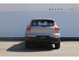 Volvo XC40 B4 211PK Automaat Plus Dark Semi elektrisch wegklapbare trekhaak / Verwarmbare voorruit / Google infotainment / Elektrisch bedienbare bestuurdersstoel met geheugen