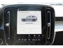 Volvo XC40 B4 211PK Automaat Plus Dark Semi elektrisch wegklapbare trekhaak / Verwarmbare voorruit / Google infotainment / Elektrisch bedienbare bestuurdersstoel met geheugen