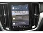Volvo V60 T6 350PK Plug-in hybrid AWD Plus Bright Long Range / 19" lichtmetalen velgen / Harman Kardon Audio / Adaptieve Cruise Control / Elektrisch verstelbare voorstoelen met geheugen