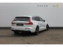 Volvo V60 T6 350PK Plug-in hybrid AWD Plus Bright Long Range / 19" lichtmetalen velgen / Harman Kardon Audio / Adaptieve Cruise Control / Elektrisch verstelbare voorstoelen met geheugen