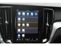 Volvo V60 T6 350PK Plug-in hybrid AWD Plus Bright Long Range / 19" lichtmetalen velgen / Harman Kardon Audio / Adaptieve Cruise Control / Elektrisch verstelbare voorstoelen met geheugen