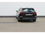 Volvo V60 T6 350PK Automaat Plug-in hybrid AWD Plus Dark Long Range / Google infotainment / Cruise Control / Lederen bekleding / Keyless entry / Elektrisch bedienbare voorstoelen met geheugen / Verwarmbare voorstoelen