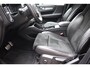 Volvo XC40 T2 129PK Automaat R-Design / Navigatie / Parkeersensoren / Adaptieve Cruise control / R-Design leder-Nubuck bekl. / Dodehoeksensor / Extra getint glas / All season banden