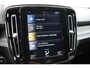 Volvo XC40 T2 129PK Automaat R-Design / Navigatie / Parkeersensoren / Adaptieve Cruise control / R-Design leder-Nubuck bekl. / Dodehoeksensor / Extra getint glas / All season banden