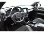 Volvo XC40 T2 129PK Automaat R-Design / Navigatie / Parkeersensoren / Adaptieve Cruise control / R-Design leder-Nubuck bekl. / Dodehoeksensor / Extra getint glas / All season banden