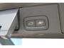 Volvo XC60 T6 350PK Long Range Plug-in hybrid AWD Plus Bright Panoramisch schuif-kanteldak / Google infotainment / Lederen bekleding / Parkeersensoren voor en achter met parkeercamera / Road Sign information / Cruise Control