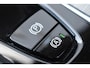 Volvo XC60 T6 350PK Automaat Plug-in Hybrid AWD Plus Bright / Navigatie / Elektrisch glazen schuif-kanteldak / Leren bekleding / Stuur & Stoelverwarming / Elektrische stoelen met geheugen / Elektrische achterklep / Cruise control