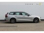 Volvo V60 T6 350PK Autm. Plug-in hybrid AWD Plus Dark Long Range / Google infotainment / Semi elekrisch wegklapbare trekhaak / Verwarmbare voorruit / Elektrisch bedienbare voorstoelen met geheugen / Verwarmbare voorstoelen