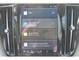 Volvo XC60 T6 Plug-in hybrid AWD Plus Dark Long range / Adaptieve cruise control / Panoramadak / Apple carplay / Parkeersensoren met 360 camera / Elektrische achterklep / Elektrische stoelen met geheugen / Stoel en stuurwielverwarming