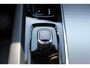 Volvo XC60 T6 Plug-in hybrid AWD Plus Dark Long range / Adaptieve cruise control / Panoramadak / Apple carplay / Parkeersensoren met 360 camera / Elektrische achterklep / Elektrische stoelen met geheugen / Stoel en stuurwielverwarming