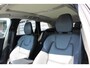 Volvo XC60 T6 Plug-in hybrid AWD Plus Dark Long range / Adaptieve cruise control / Panoramadak / Apple carplay / Parkeersensoren met 360 camera / Elektrische achterklep / Elektrische stoelen met geheugen / Stoel en stuurwielverwarming