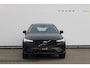 Volvo XC60 T6 350PK Automaat Plug-in hybrid AWD Ultra Dark Head-up display / Semi elektrisch wegklapbare trekhaak / Panoramisch schuif-kanteldak / Harman Kardon audio
