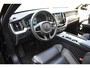 Volvo XC60 T6 350PK Automaat Plug-in Hybrid AWD Plus Black Edition/ Bowers & Wilkins / Navigatie / 360 Camera / Head-up Display / Panoramadak / Stoelverwarming v+a / Stuurverwarming / 21'' Velgen