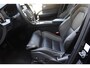 Volvo XC60 T6 350PK Automaat Plug-in Hybrid AWD Plus Black Edition/ Bowers & Wilkins / Navigatie / 360 Camera / Head-up Display / Panoramadak / Stoelverwarming v+a / Stuurverwarming / 21'' Velgen