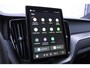 Volvo XC60 T6 350PK Automaat AWD Ultra Black Edition Facelift/ Head-up display/ Harman Kardon audio/ BLIS/ Elektrischbedienbare stoelen met geheugen / Panoramadak/ Adaptive cruise control/ Pilot assist/ Apple Carplay/ Android auto/