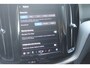 Volvo XC60 T8 455PK Automaat AWD Plus Black Edition Panoramisch schuif-kanteldak / Google infotainment / Adaptieve cruise control / 21" lichtmetalen velgen / Parkeersensoren voor en achter met camera