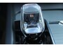Volvo XC60 T8 455PK Automaat AWD Plus Black Edition Panoramisch schuif-kanteldak / Google infotainment / Adaptieve cruise control / 21" lichtmetalen velgen / Parkeersensoren voor en achter met camera