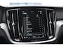 Volvo V60 B4 211PK Automaat Plus Bright / Adaptieve cruise control / BLIS / Elektrische stoelen / stuur - stoelverwarming / elektrische achterklep
