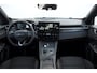 Lynk & Co 01 276PK Automaat Core / Adaptieve cruise control / Stoel - en stuurwielverarming / Parkeersensoren met camera / Apple carplay / Trekhaak / Metallic lak / 19" lichtmetalen velgen