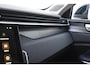 Lynk & Co 01 262PK Automaat / 360 Camera / Adaptieve cruise control / Glazen schuif-kanteldak / Elektrische stoelen met geheugenfunctie / Stoelverwarming / Elektrische achterklep / Climate control / Parkeersensoren V+A / 20"velgen / Keyless entry /