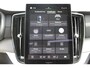 Volvo XC90 T8 455PK Autom Plug-in hybrid AWD Ultra Dark Luchtvering / Massagefunctie voorstoelen / Semi elektrisch wegklapbare trekhaak / Gelamineerd glas / Stoelventilatie / 21" lichtmetalen velgen