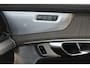 Volvo XC90 T8 455PK Autom Plug-in hybrid AWD Ultra Dark Luchtvering / Massagefunctie voorstoelen / Semi elektrisch wegklapbare trekhaak / Gelamineerd glas / Stoelventilatie / 21" lichtmetalen velgen
