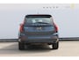 Volvo XC90 T8 455PK Autom Plug-in hybrid AWD Ultra Dark Luchtvering / Massagefunctie voorstoelen / Semi elektrisch wegklapbare trekhaak / Gelamineerd glas / Stoelventilatie / 21" lichtmetalen velgen