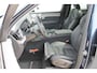 Volvo XC90 T8 455PK Autom Plug-in hybrid AWD Ultra Dark Luchtvering / Massagefunctie voorstoelen / Semi elektrisch wegklapbare trekhaak / Gelamineerd glas / Stoelventilatie / 21" lichtmetalen velgen