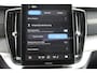 Volvo XC90 T8 455PK Autom Plug-in hybrid AWD Ultra Dark Luchtvering / Massagefunctie voorstoelen / Semi elektrisch wegklapbare trekhaak / Gelamineerd glas / Stoelventilatie / 21" lichtmetalen velgen