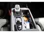 Volvo XC90 T8 455PK Autom Plug-in hybrid AWD Ultra Dark Luchtvering / Massagefunctie voorstoelen / Semi elektrisch wegklapbare trekhaak / Gelamineerd glas / Stoelventilatie / 21" lichtmetalen velgen