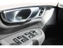Volvo XC90 T8 455PK Autom Plug-in hybrid AWD Ultra Dark Luchtvering / Massagefunctie voorstoelen / Semi elektrisch wegklapbare trekhaak / Gelamineerd glas / Stoelventilatie / 21" lichtmetalen velgen
