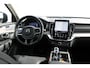 Volvo XC90 T8 455PK Autom Plug-in hybrid AWD Ultra Dark Luchtvering / Massagefunctie voorstoelen / Semi elektrisch wegklapbare trekhaak / Gelamineerd glas / Stoelventilatie / 21" lichtmetalen velgen