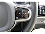 Volvo XC90 T8 455PK Autom Plug-in hybrid AWD Ultra Dark Luchtvering / Massagefunctie voorstoelen / Semi elektrisch wegklapbare trekhaak / Gelamineerd glas / Stoelventilatie / 21" lichtmetalen velgen