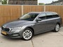 Skoda Octavia Combi 1.0 TSI Business Edition Plus Trekhaak | Navigatiesysteem | Apple CarPlay/Android Auto | Sfeerverlichting | LED verlichting | Stoel- & stuurwielverwarming | Adaptieve cruisecruise control | Parkeersensoren voor en achter