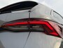Skoda Octavia Combi 1.0 TSI Business Edition Plus Trekhaak | Navigatiesysteem | Apple CarPlay/Android Auto | Sfeerverlichting | LED verlichting | Stoel- & stuurwielverwarming | Adaptieve cruisecruise control | Parkeersensoren voor en achter