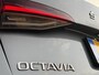 Skoda Octavia Combi 1.0 TSI Business Edition Plus Trekhaak | Navigatiesysteem | Apple CarPlay/Android Auto | Sfeerverlichting | LED verlichting | Stoel- & stuurwielverwarming | Adaptieve cruisecruise control | Parkeersensoren voor en achter