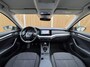 Skoda Octavia Combi 1.0 TSI Business Edition Plus Trekhaak | Navigatiesysteem | Apple CarPlay/Android Auto | Sfeerverlichting | LED verlichting | Stoel- & stuurwielverwarming | Adaptieve cruisecruise control | Parkeersensoren voor en achter