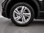 Volkswagen T-Roc 1.5 TSI R-Line Acc, Trekhaak, All Season banden, Camera