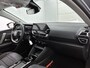 Citroën E-C4 EV You 50 kWh 136pk | Navigatie via Apple Carplay / Android Auto | Achteruitrijcamera | Climate Control | Cruise Control | Parkeersensoren | DAB+ radio | Armsteun | Stof/kunstlederen comfortstoelen | Volledig digitaal instrumentenpaneel | Adaptief demping systeem | 18” lichtmetalen velgen |