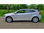 Volvo V40 2.0 T3 Momentum 152PK| Rijklaarprijs | Cruise | Clima | Navi | PDC | LMV | NAP